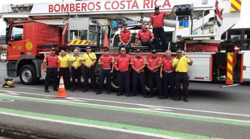 BOMBEROS MUNICIPALES DE GUATEMALA PARTICIPAN EN CURSO DE HIDRÁULICA Y MANEJO DE VEHÍCULOS AUTOESCALA CON BOMBEROS DE COSTA RICA